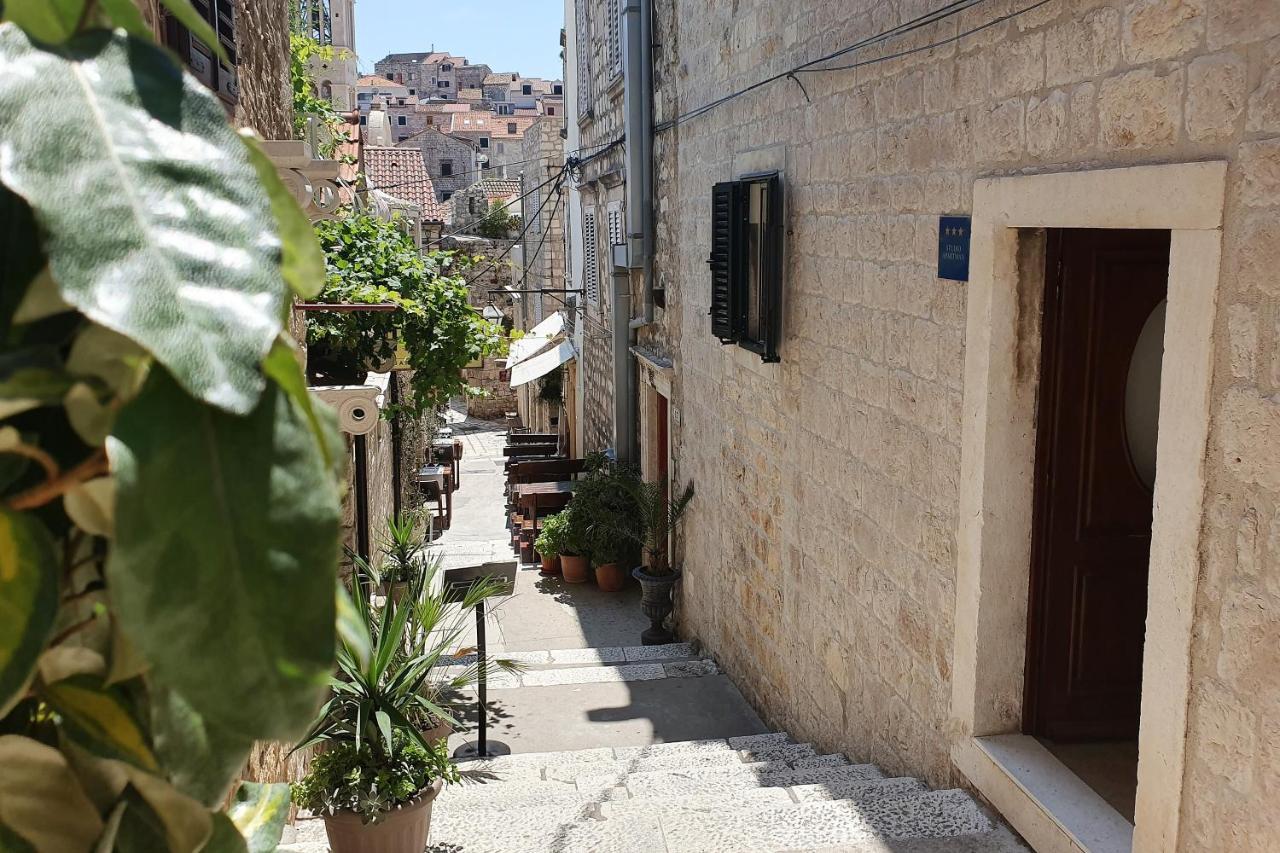 Luxor Hvar - Main Square Apartments Hvar Town Exterior photo